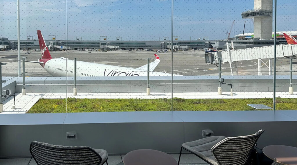 JFK Delta Sky Club AviProtek 217